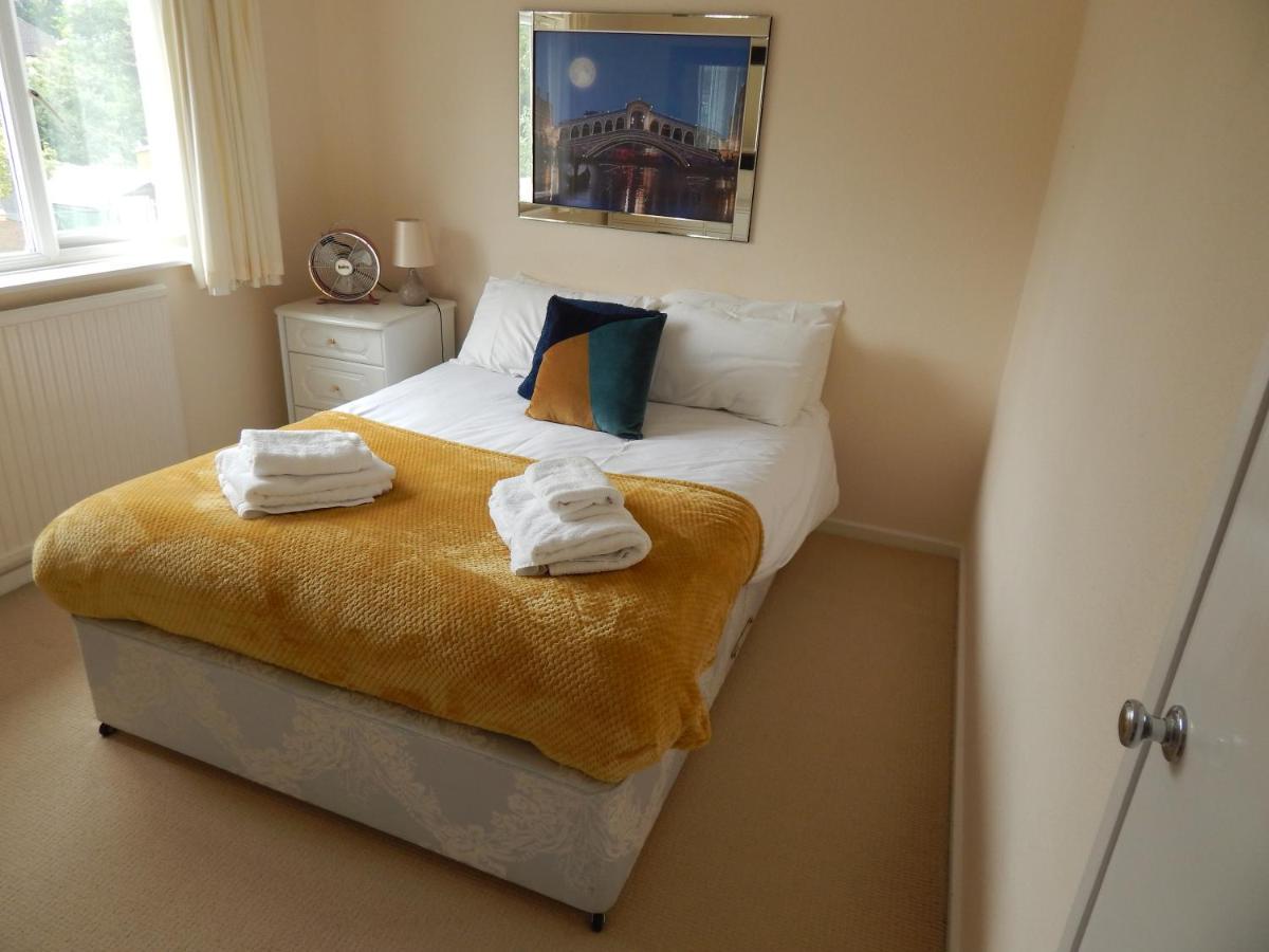 Spacious 3 Bdr House With Parking-Families-Corporate Groups By Orbitat Accommodations Cambridge  Luaran gambar