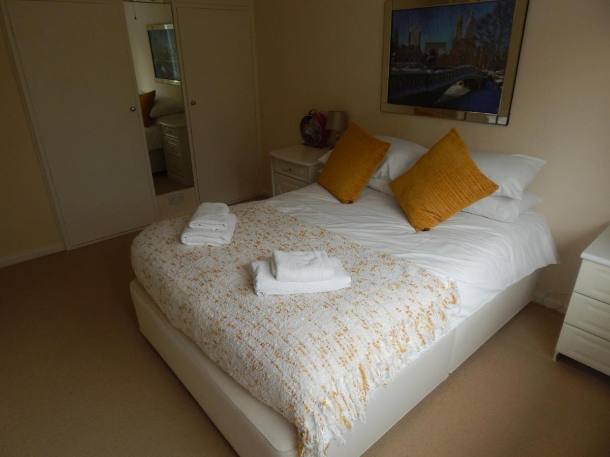 Spacious 3 Bdr House With Parking-Families-Corporate Groups By Orbitat Accommodations Cambridge  Luaran gambar