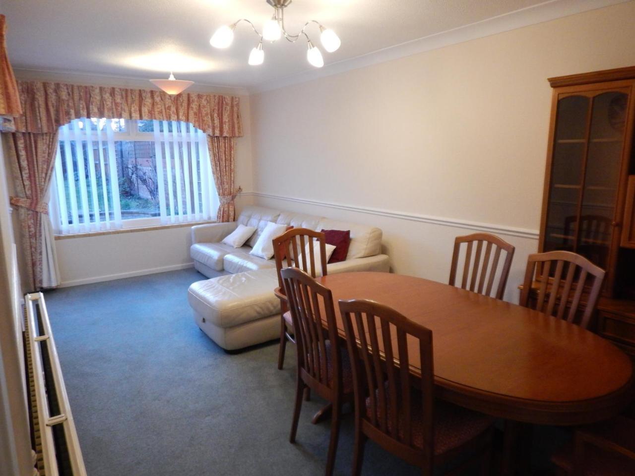 Spacious 3 Bdr House With Parking-Families-Corporate Groups By Orbitat Accommodations Cambridge  Luaran gambar