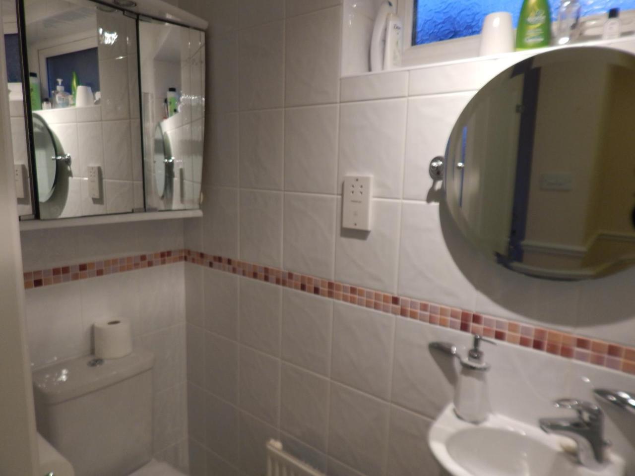 Spacious 3 Bdr House With Parking-Families-Corporate Groups By Orbitat Accommodations Cambridge  Luaran gambar