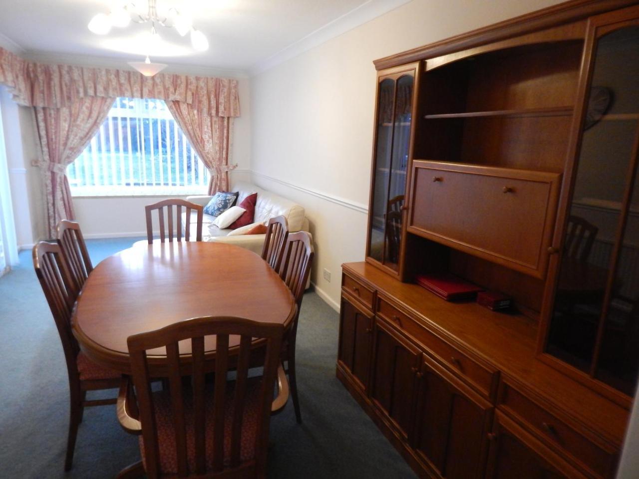 Spacious 3 Bdr House With Parking-Families-Corporate Groups By Orbitat Accommodations Cambridge  Luaran gambar